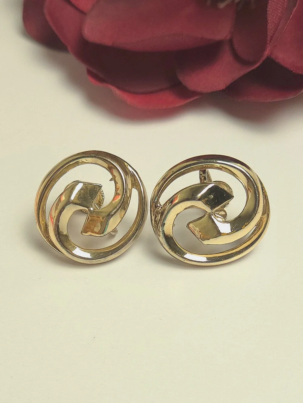 Vintage Coro Gold Plated Swirl Circle Earrings Screw Back Earrings Signed Coro